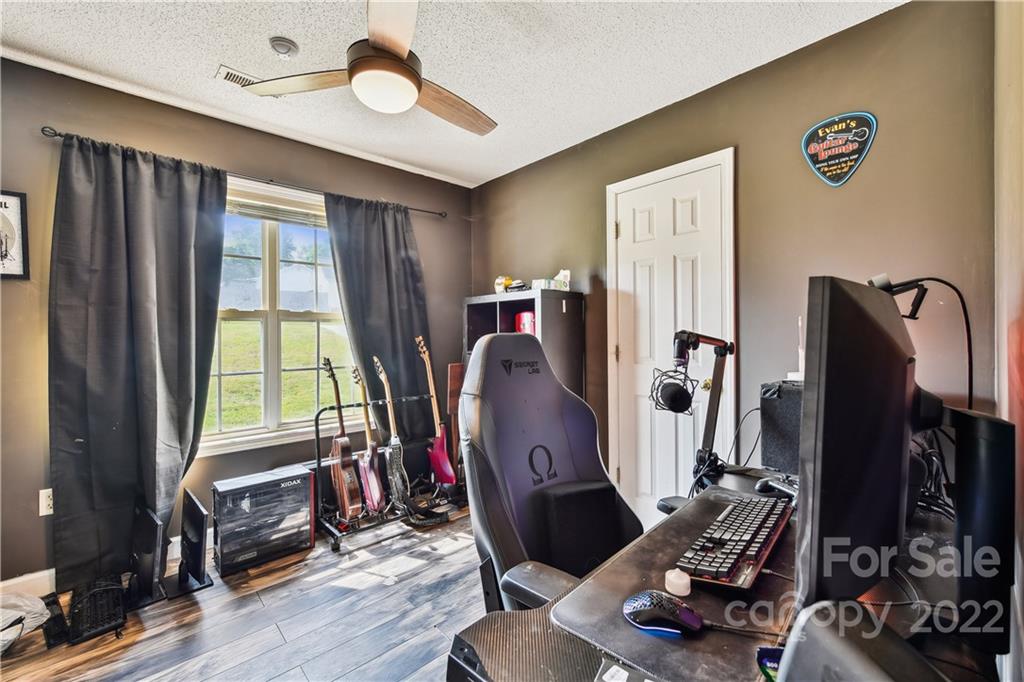 2427 Hawk Ridge Drive Gastonia, NC 28056 - Photo 18 of 25 Gallery Image 18