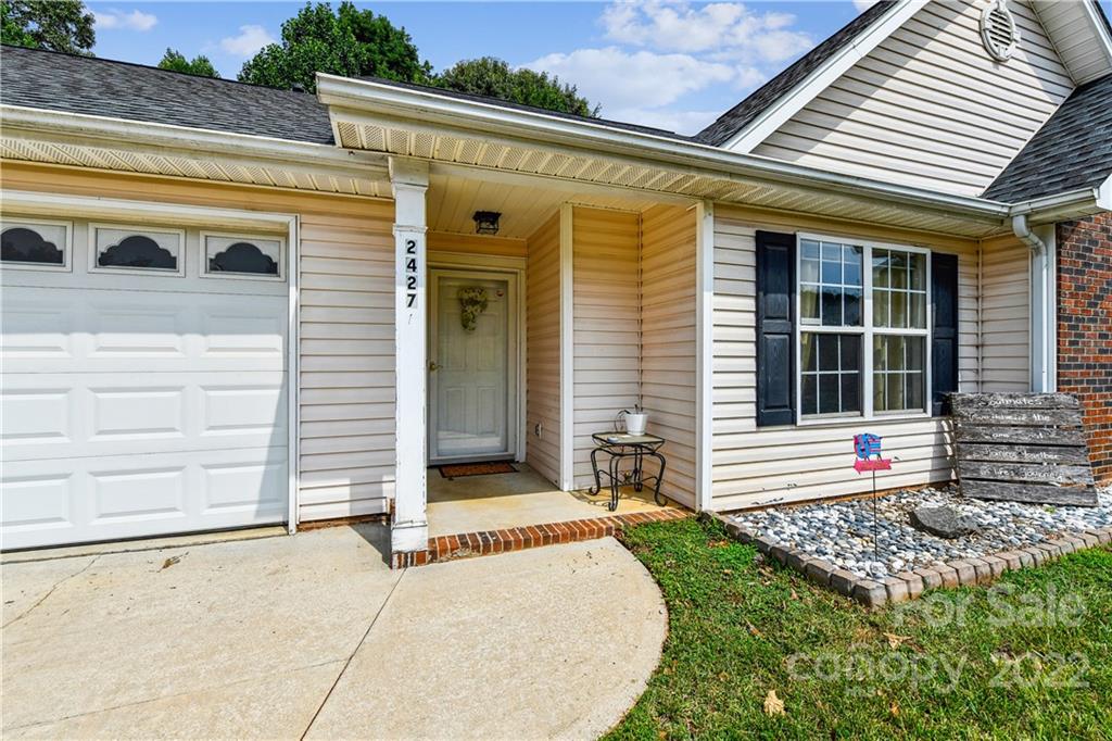 2427 Hawk Ridge Drive Gastonia, NC 28056 - Photo 2 of 25 Gallery Image 2