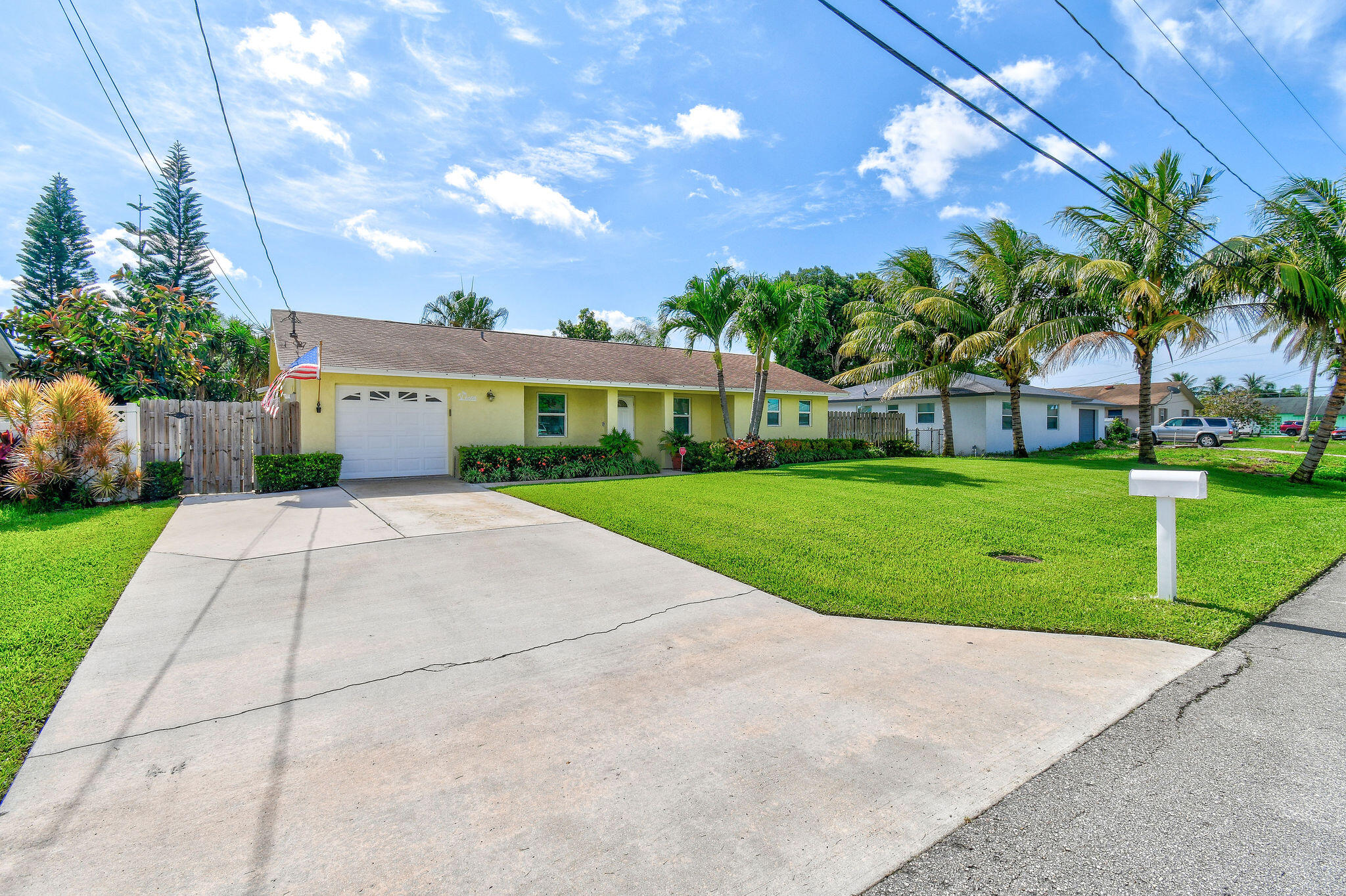 6698 Riparian Road Lake Worth, FL 33462 - Photo 4 of 52 Front Exterior