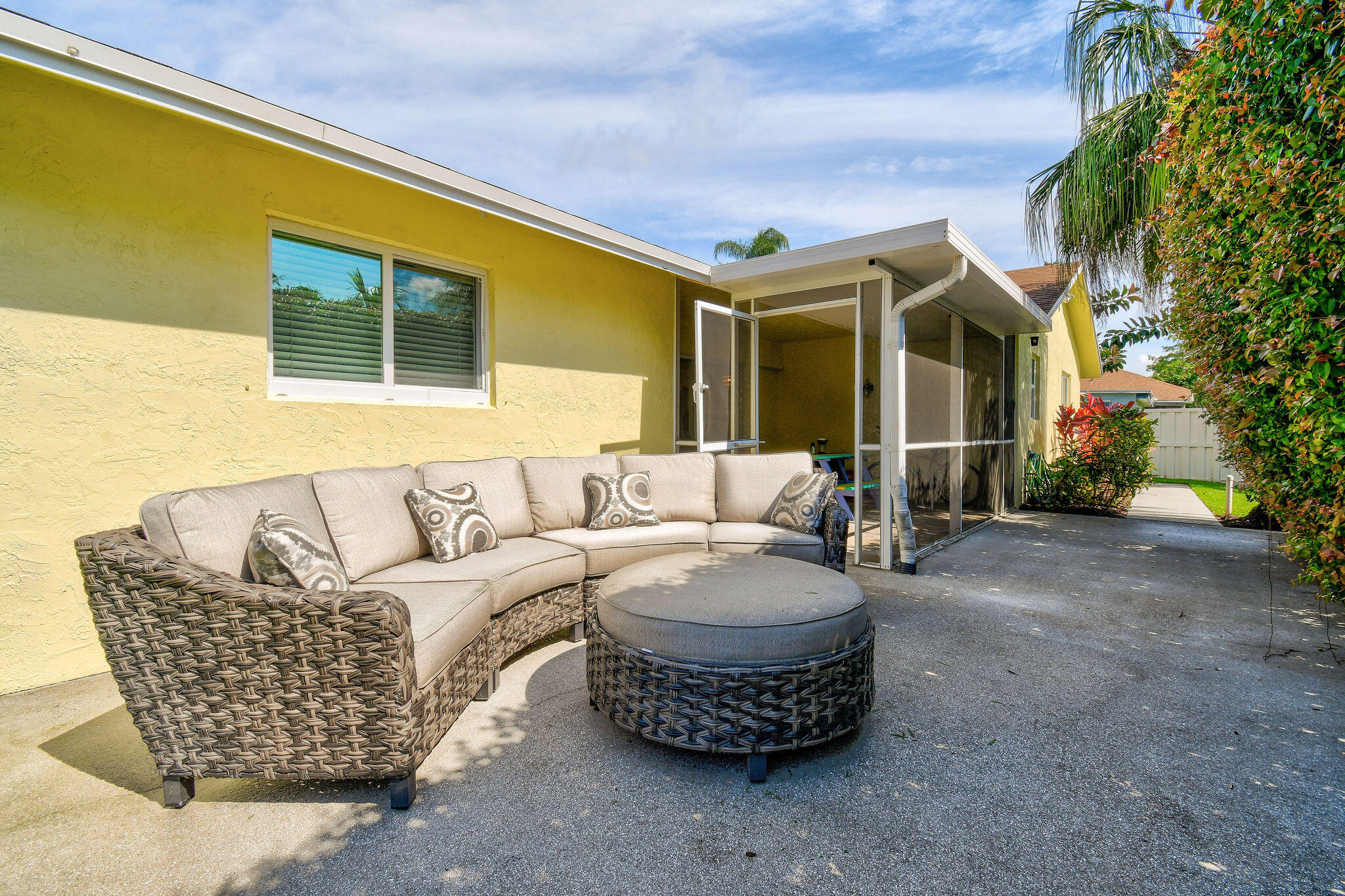 6698 Riparian Road Lake Worth, FL 33462 - Photo 41 of 52 Backyard