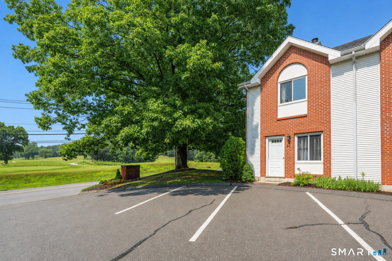 585 Park Road, Unit 91 Waterbury, CT 06708 - Photo 4 of 23
