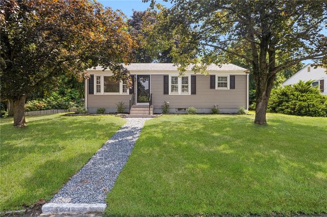 $385,000 | 71 Waycross Drive, Warwick, RI 02888