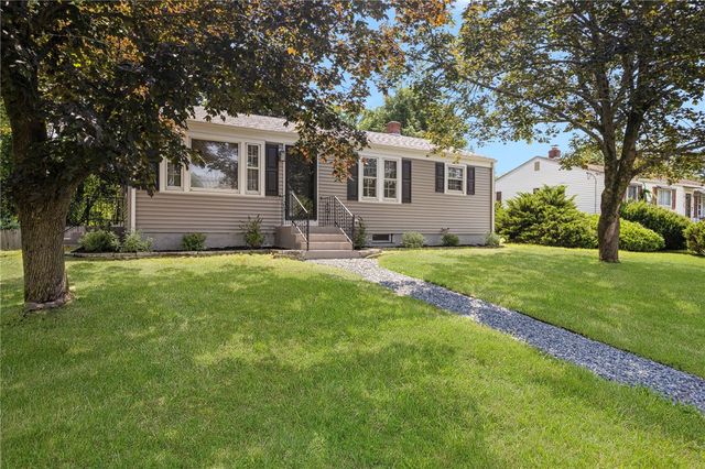$385,000 | 71 Waycross Drive, Warwick, RI 02888