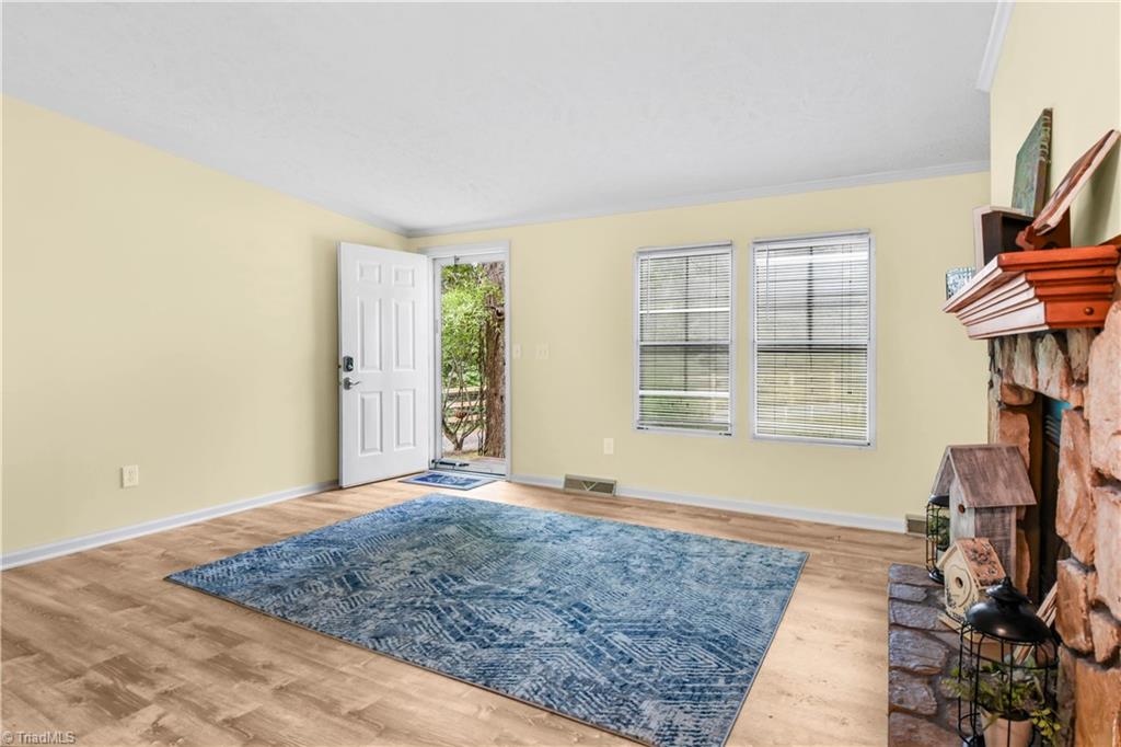 7557 Hampton Road Clemmons, NC 27012 - Photo 3 of 27 Gallery Image 3