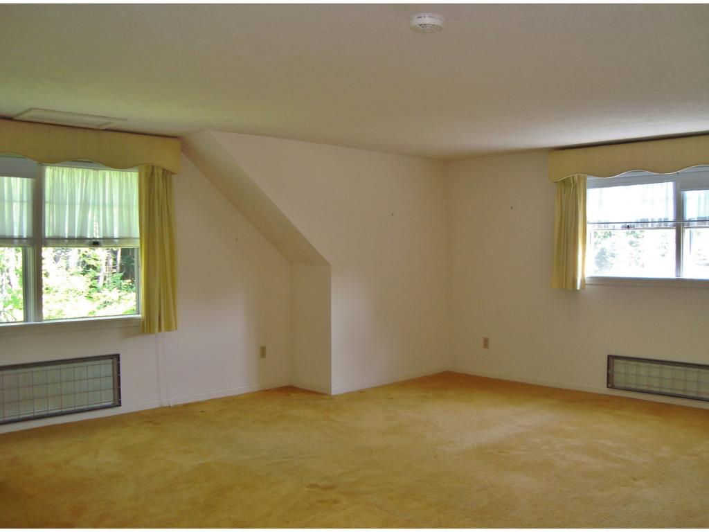 16 Oak Ridge Road, Unit 16 Lebanon, NH 03784 - Photo 14 of 21 Gallery Image 14