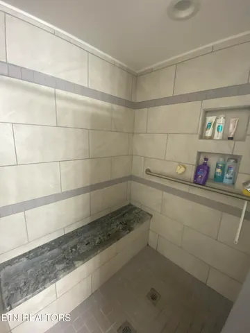 $299,900 | 425 Lake Harbor Drive, Kingston, TN 37763