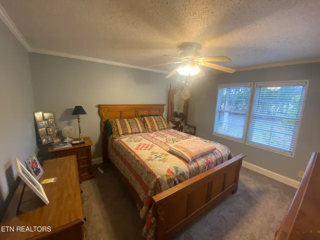 $299,900 | 425 Lake Harbor Drive, Kingston, TN 37763