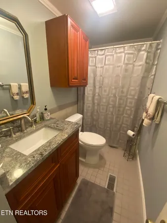 $289,900 | 425 Lake Harbor Drive, Kingston, TN 37763