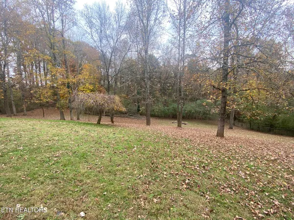 $289,900 | 425 Lake Harbor Drive, Kingston, TN 37763