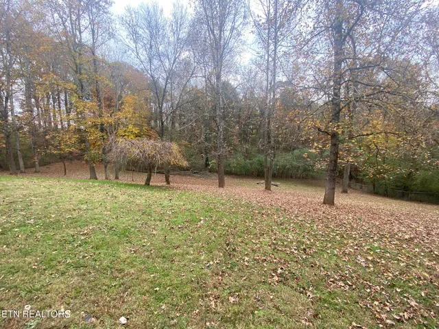 $299,900 | 425 Lake Harbor Drive, Kingston, TN 37763