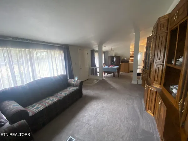 $289,900 | 425 Lake Harbor Drive, Kingston, TN 37763