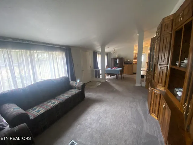 $299,900 | 425 Lake Harbor Drive, Kingston, TN 37763