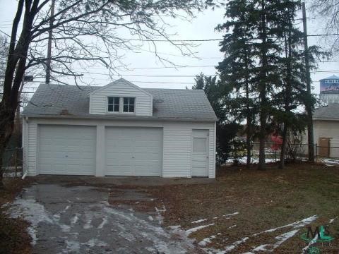 2 Woodside Pleasant Ridge, MI 48069 - Photo 8 of 8 771011-7.JPG