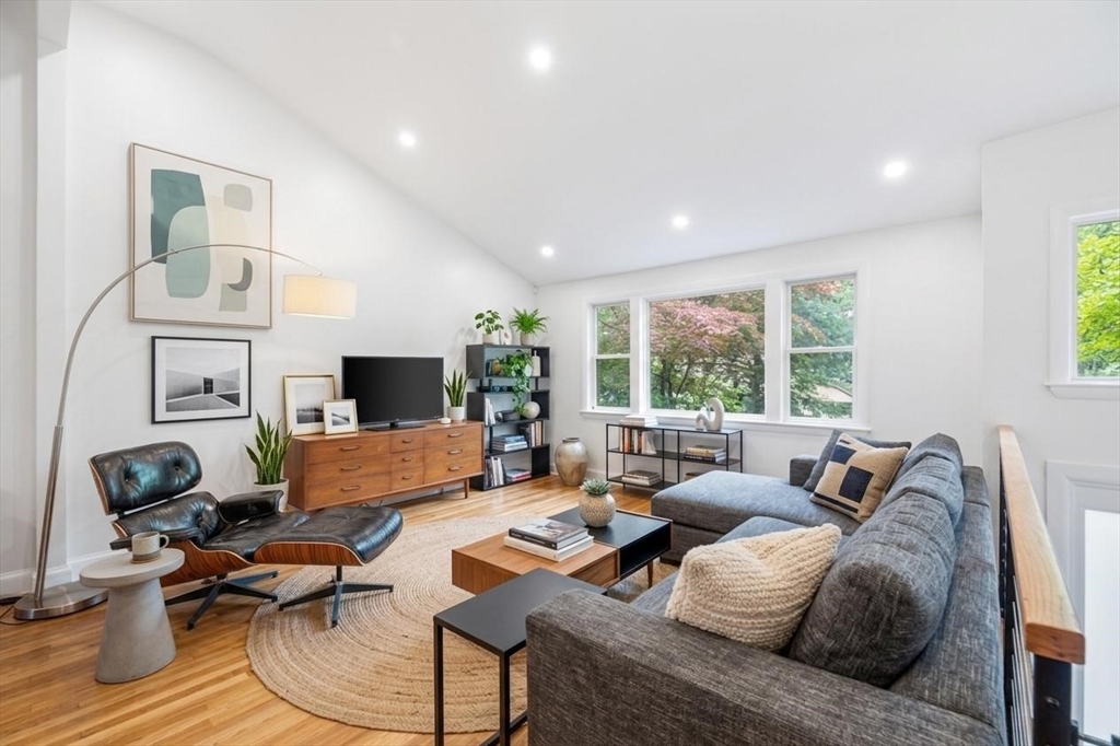 40 Sunset Hill Road Boston, MA 02132 - Photo 8 of 35 Gallery Image 8