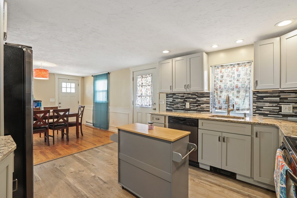 9 Williams Street Dudley, MA 01571 - Photo 11 of 38