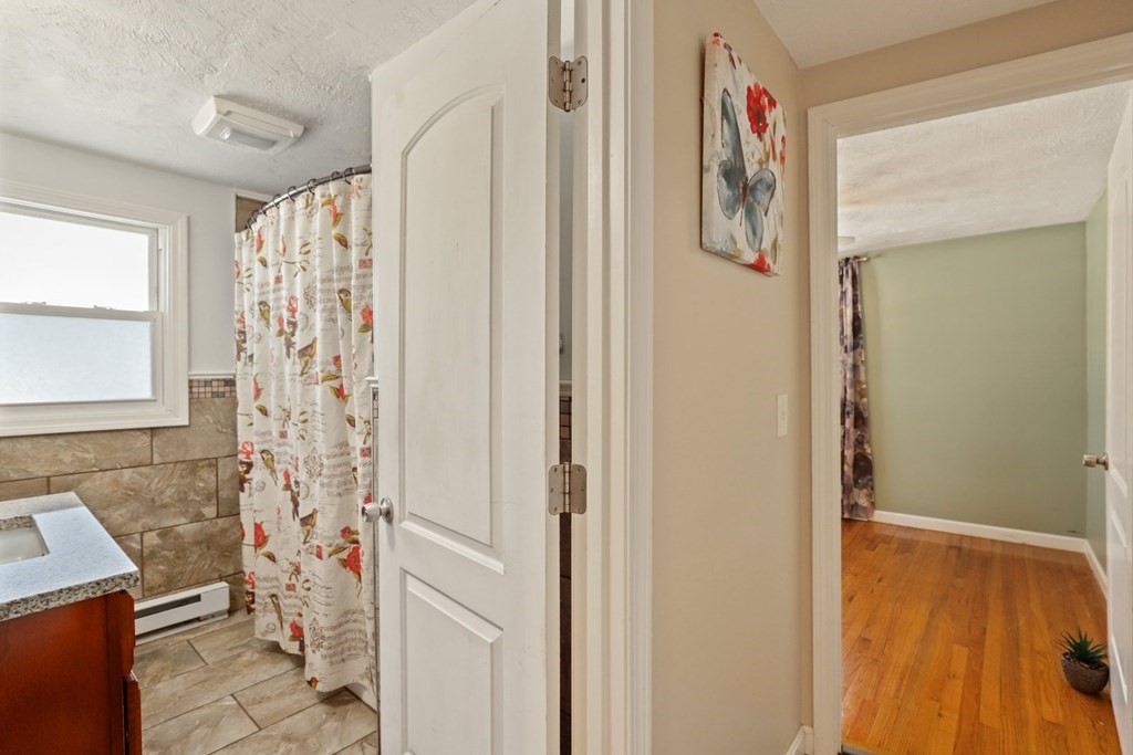 9 Williams Street Dudley, MA 01571 - Photo 15 of 38