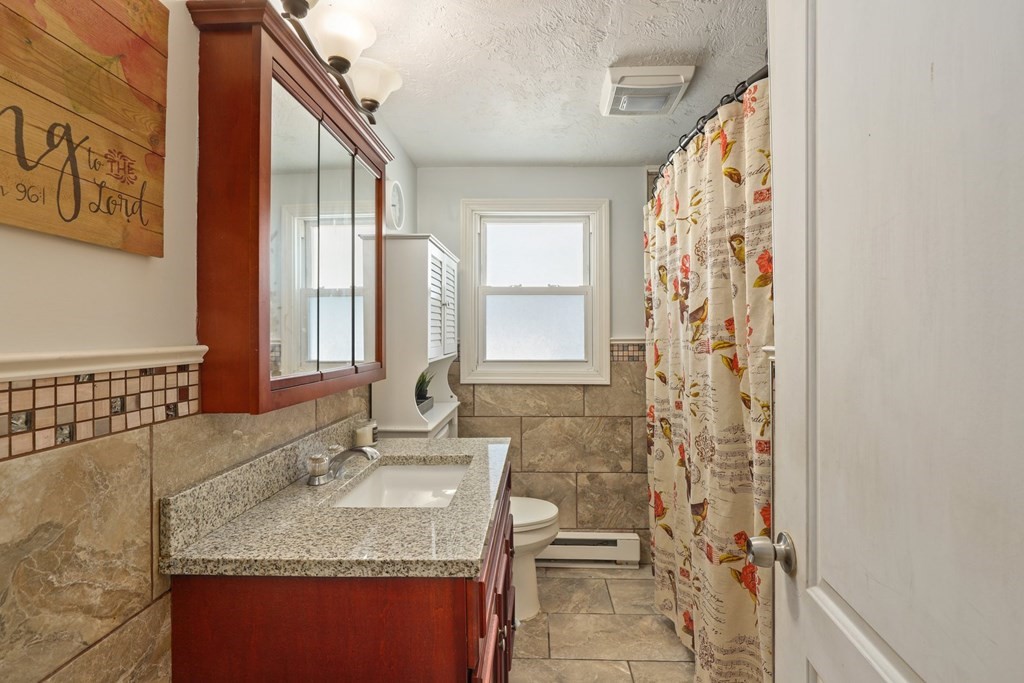 9 Williams Street Dudley, MA 01571 - Photo 16 of 38