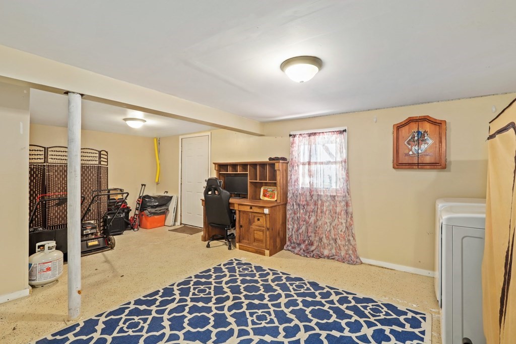 9 Williams Street Dudley, MA 01571 - Photo 25 of 38