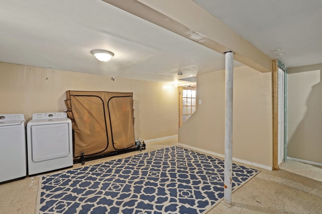 9 Williams Street Dudley, MA 01571 - Photo 27 of 38