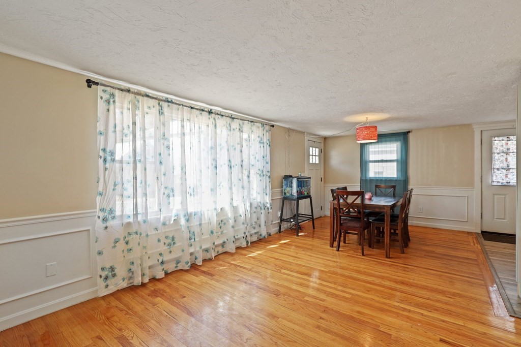 9 Williams Street Dudley, MA 01571 - Photo 3 of 38