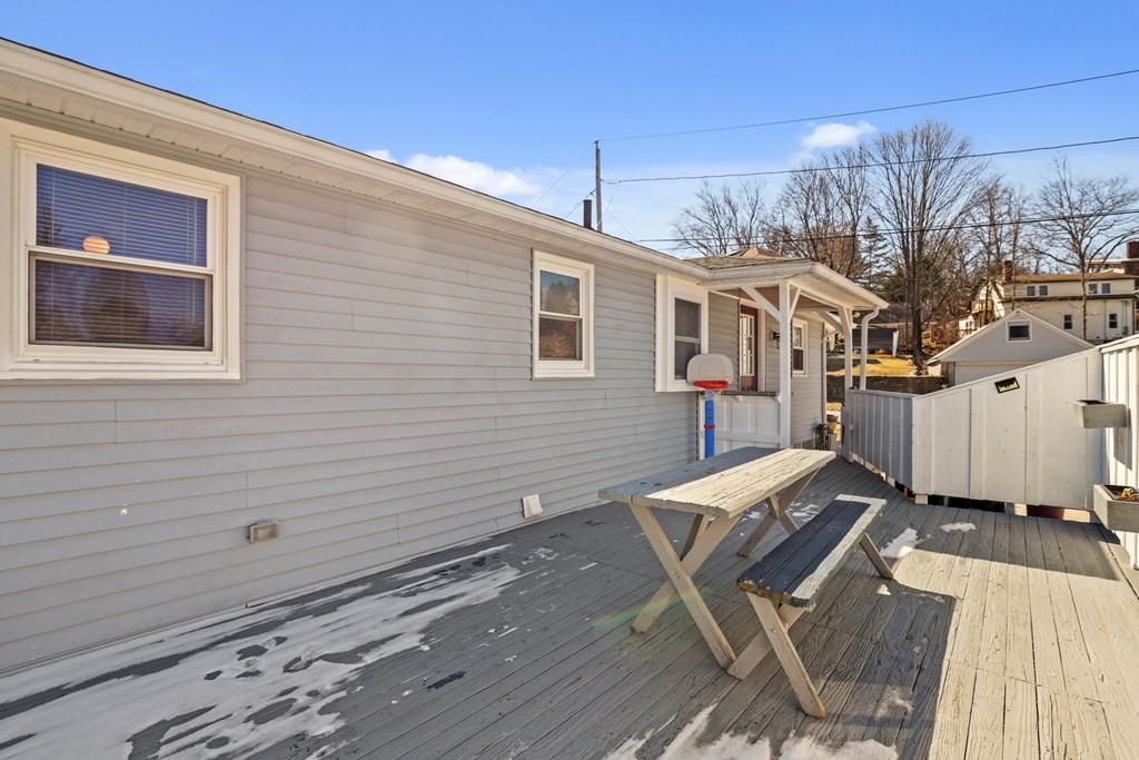 9 Williams Street Dudley, MA 01571 - Photo 34 of 38