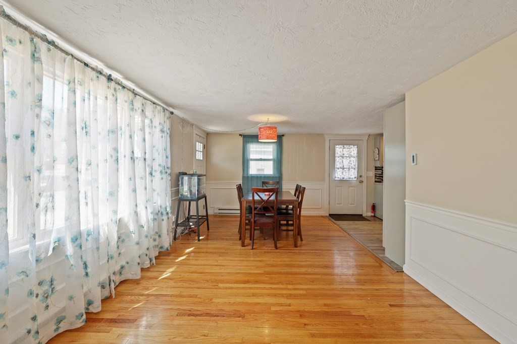 9 Williams Street Dudley, MA 01571 - Photo 4 of 38