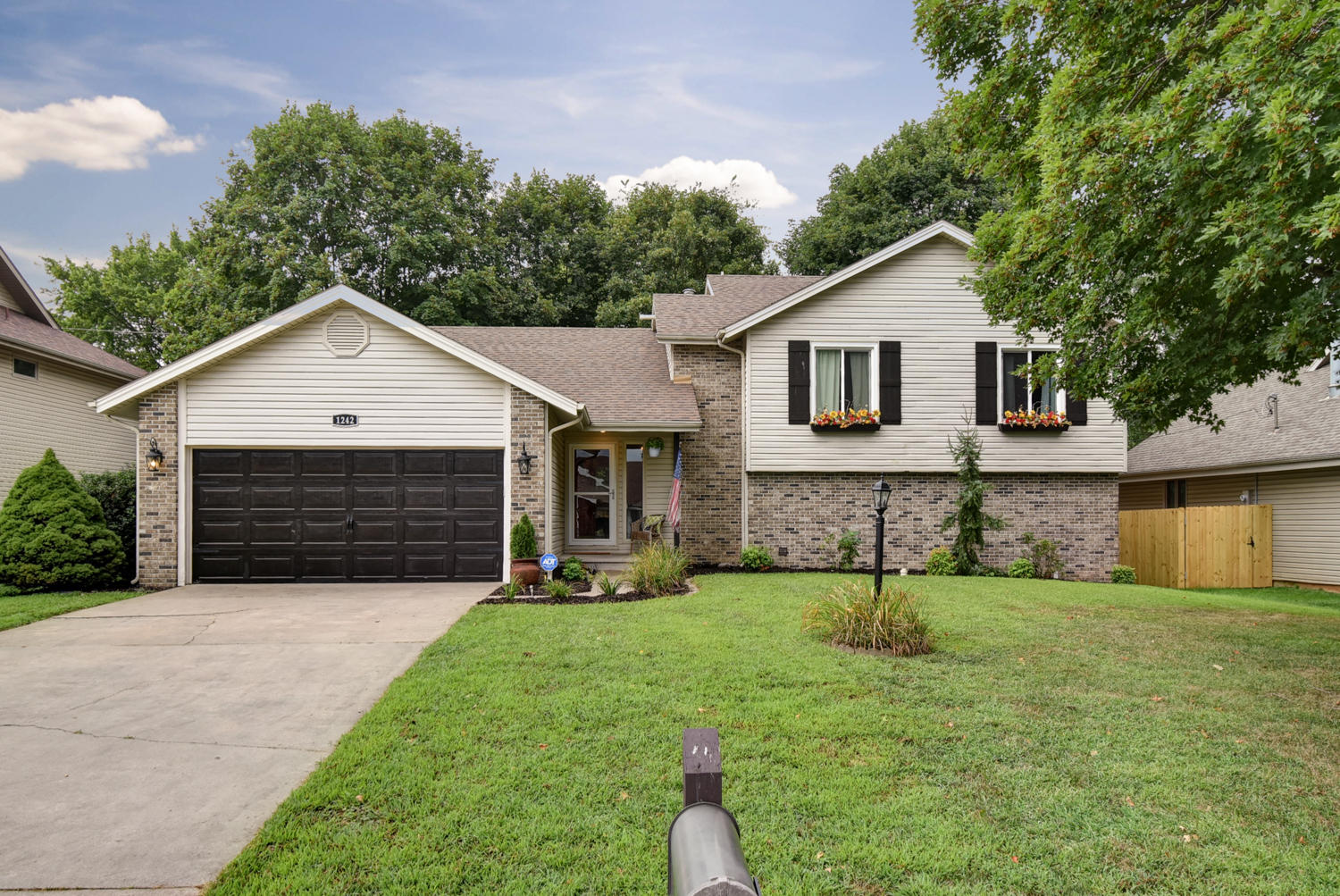 1242 East Highpoint Street Springfield, MO 65804 - Photo 1 of 1 1242 E Highpointe St-2