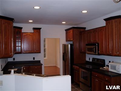 17 Point Phillips Road Bath, PA 18014 - Photo 7 of 13 Kitchen