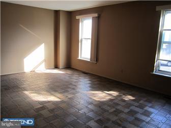 11104 Greiner Road Philadelphia, PA 19116 - Photo 2 of 12 Living Room