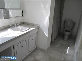11104 Greiner Road Philadelphia, PA 19116 - Photo 4 of 12 Bathroom