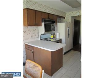 11104 Greiner Road Philadelphia, PA 19116 - Photo 5 of 12 Kitchen