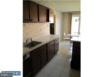 11104 Greiner Road Philadelphia, PA 19116 - Photo 6 of 12 Kitchen