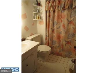 11104 Greiner Road Philadelphia, PA 19116 - Photo 9 of 12 Bathroom