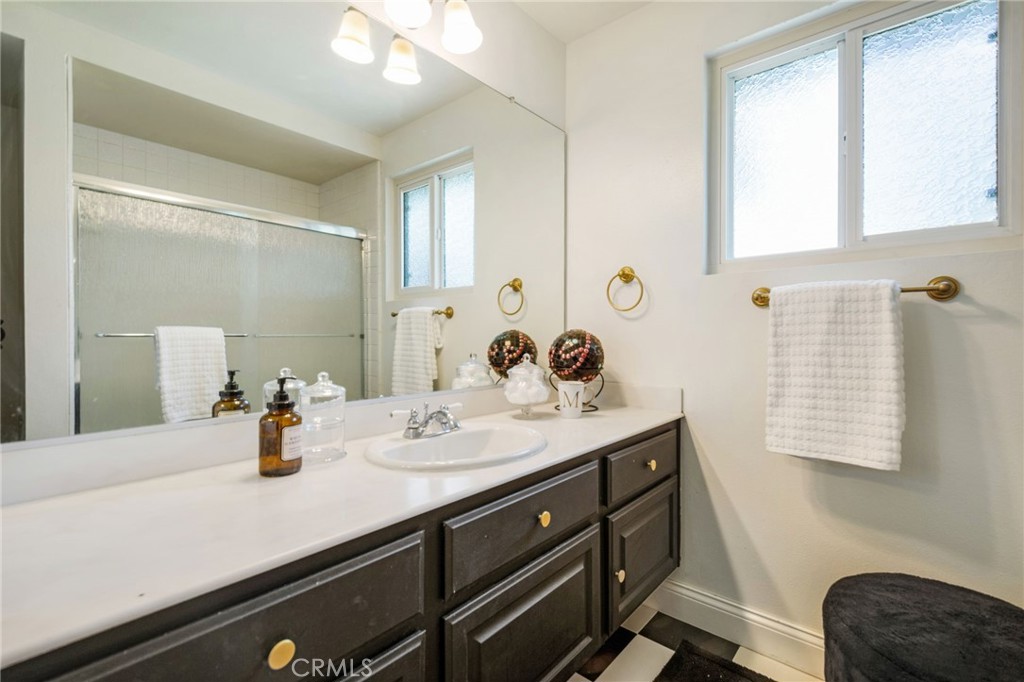 109 Cinnamon Ridge Road Brea, CA 92821 - Photo 40 of 67 View of upstairs guest full bathroom.