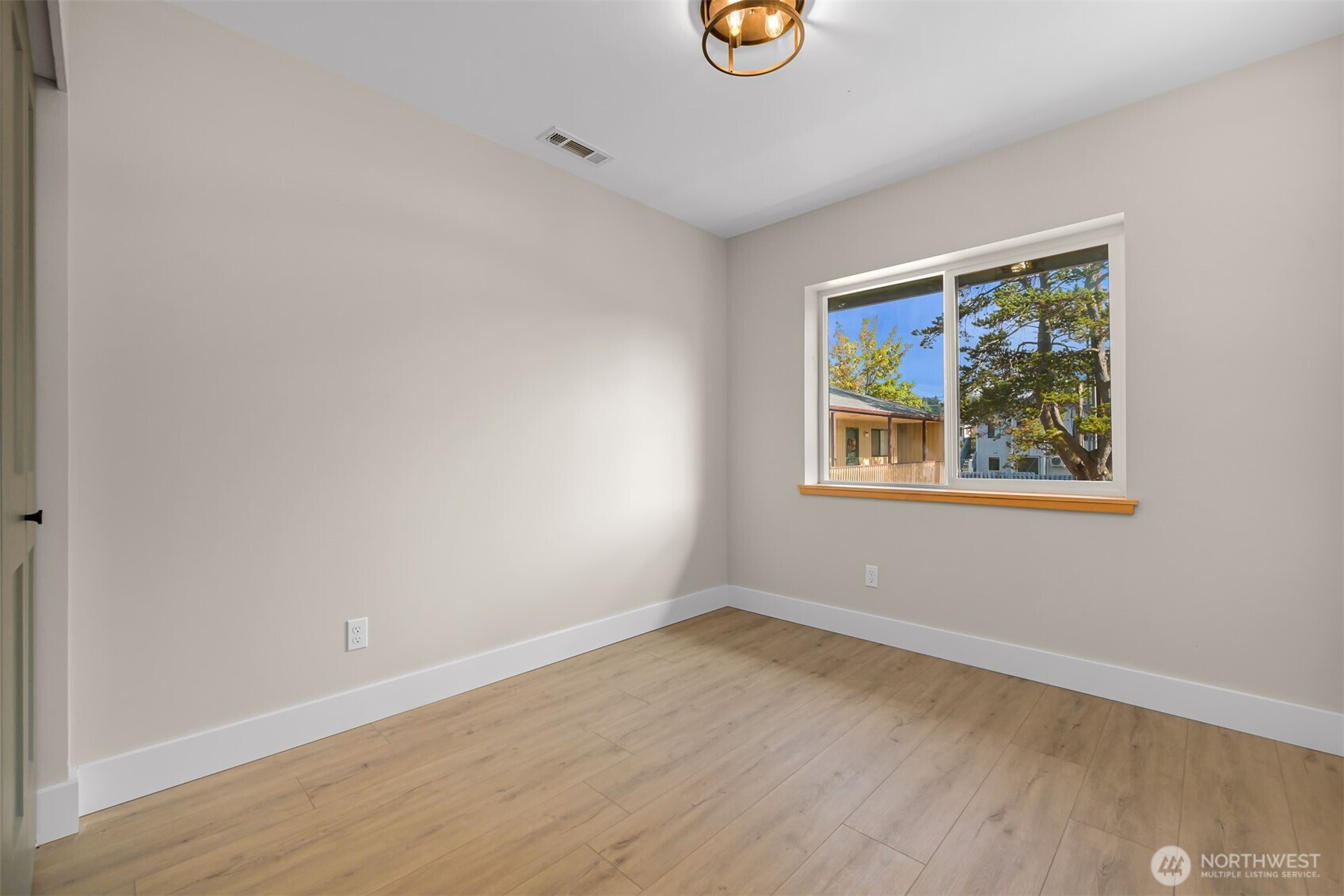 2327 Valencia Street, Unit 101 Bellingham, WA 98229 - Photo 11 of 27