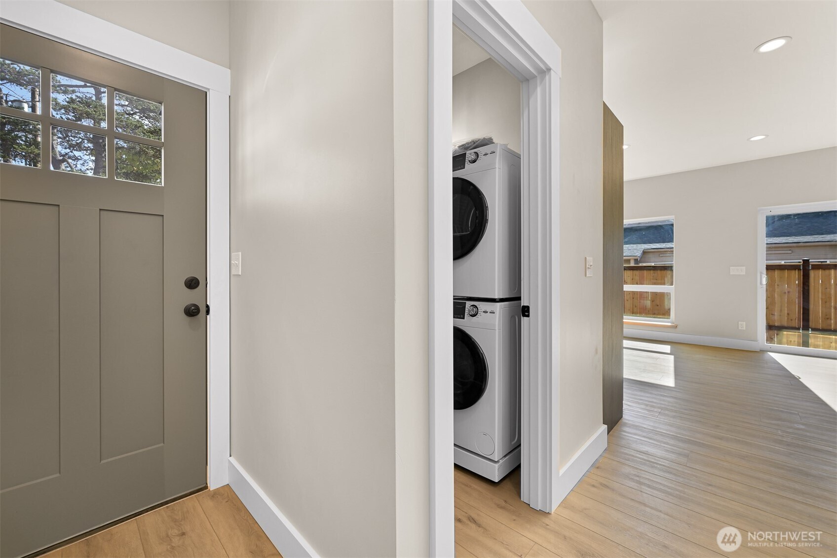 2327 Valencia Street, Unit 101 Bellingham, WA 98229 - Photo 2 of 27