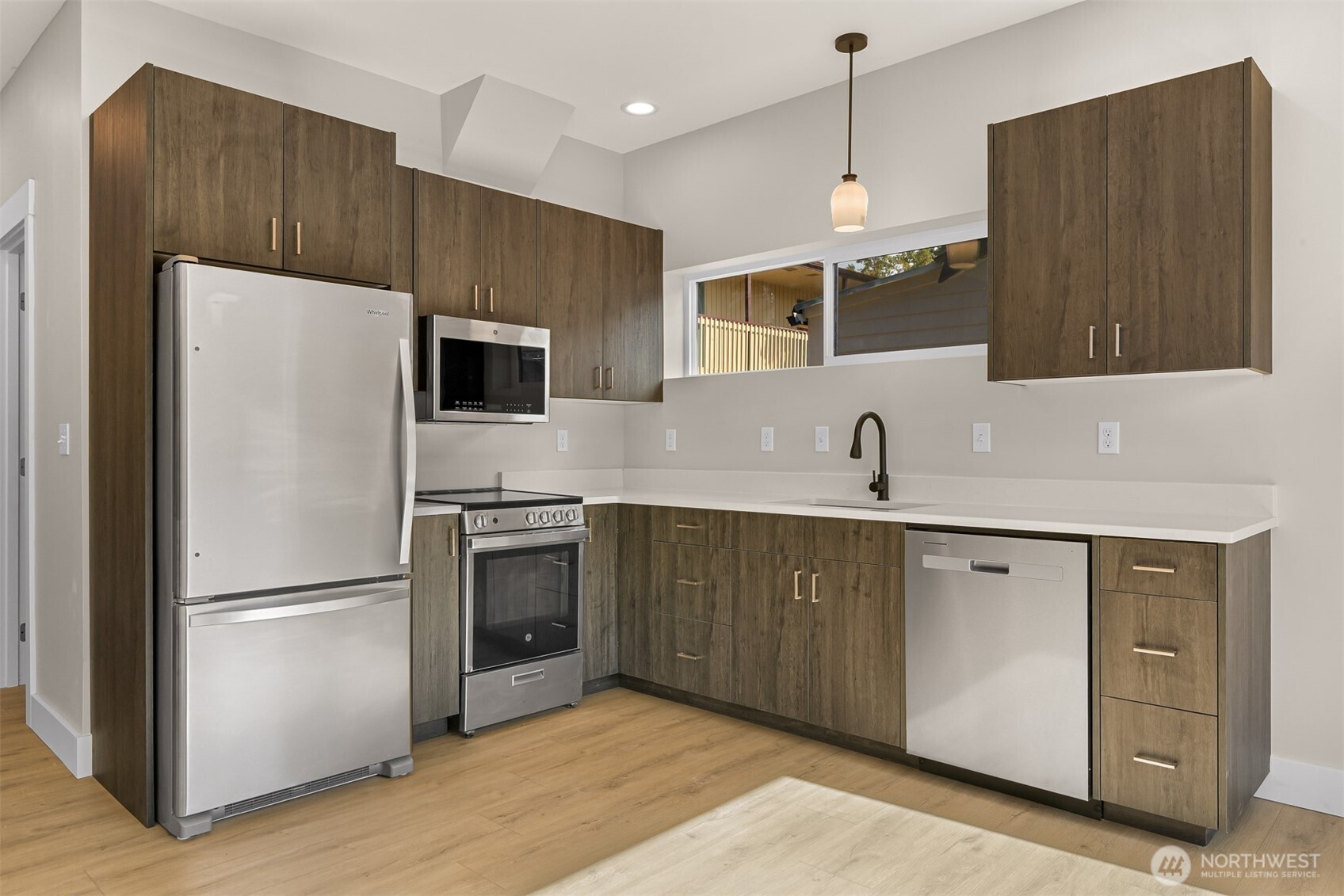2327 Valencia Street, Unit 101 Bellingham, WA 98229 - Photo 6 of 27