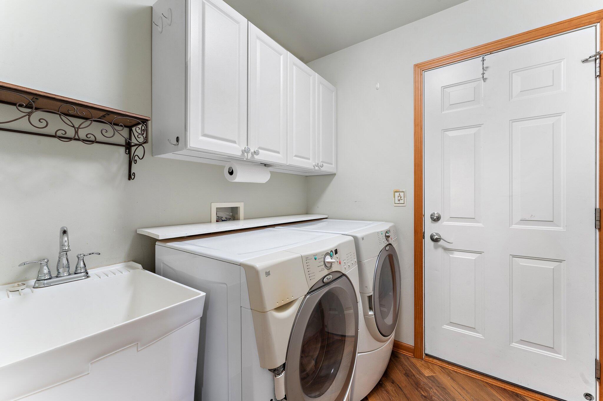 1636 Edith Way Crown Point, IN 46307 - Photo 22 of 56 a utility room with dryer and washer