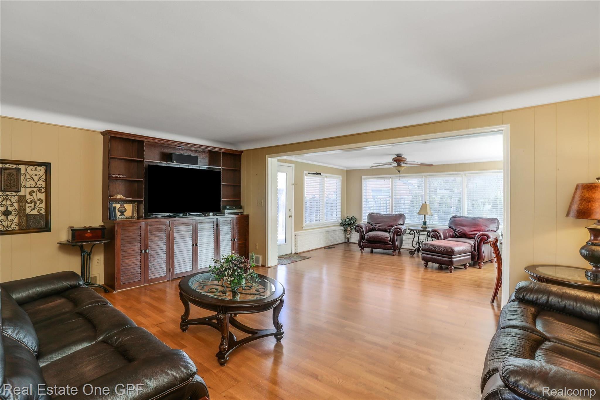 470 Cook Road Grosse Pointe, MI 48236 - Photo 20 of 47 23-470 Cook Rd0017.jpg