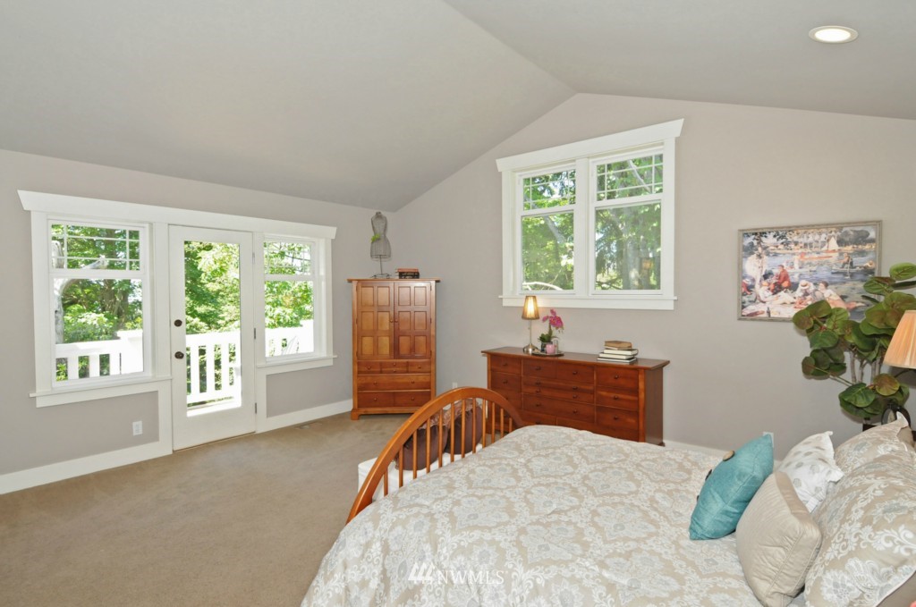 7441 Gatewood Road Southwest Seattle, WA 98136 - Photo 11 of 25 Gallery Image 11