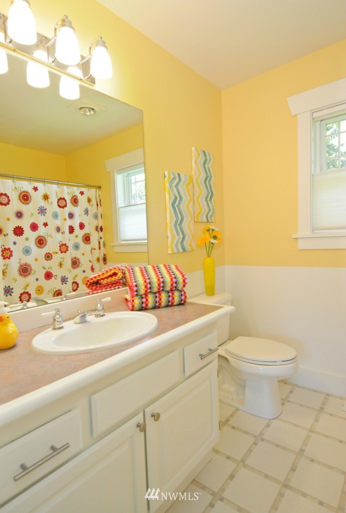 7441 Gatewood Road Southwest Seattle, WA 98136 - Photo 15 of 25 Gallery Image 15