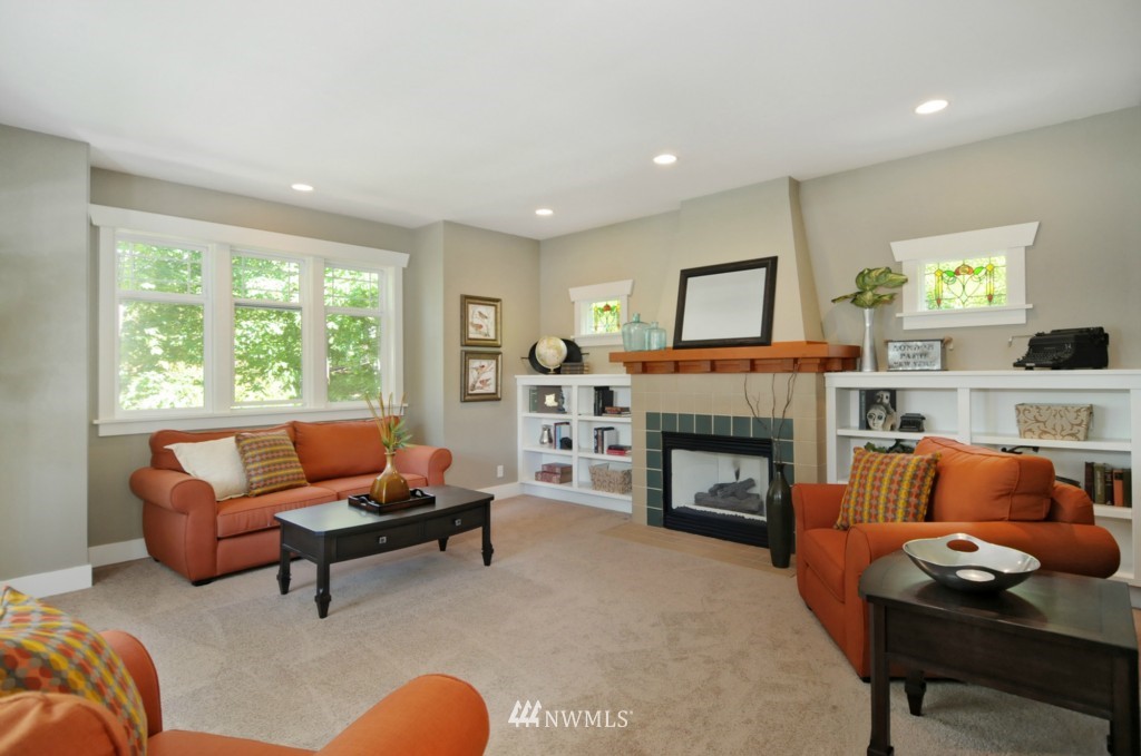 7441 Gatewood Road Southwest Seattle, WA 98136 - Photo 3 of 25 Gallery Image 3