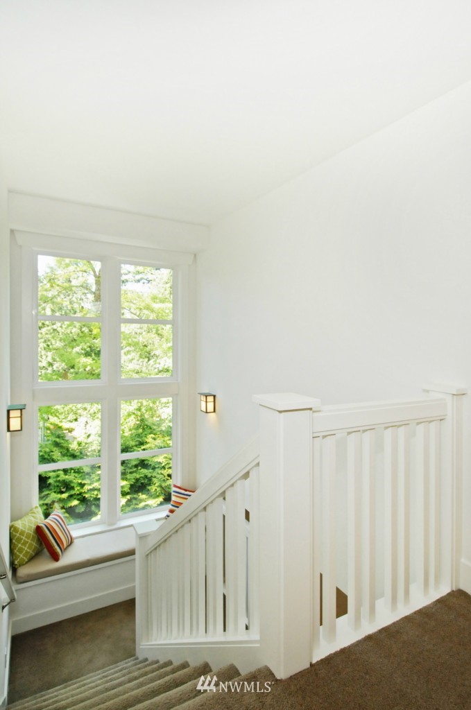 7441 Gatewood Road Southwest Seattle, WA 98136 - Photo 21 of 25 Gallery Image 21