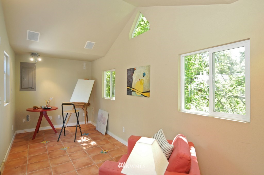 7441 Gatewood Road Southwest Seattle, WA 98136 - Photo 23 of 25 Gallery Image 23