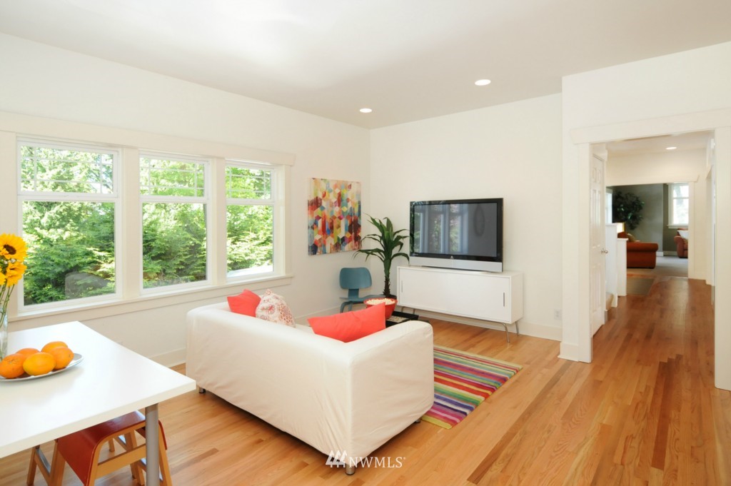 7441 Gatewood Road Southwest Seattle, WA 98136 - Photo 6 of 25 Gallery Image 6