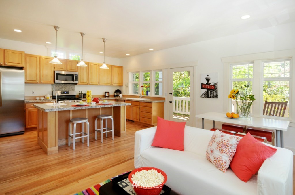 7441 Gatewood Road Southwest Seattle, WA 98136 - Photo 7 of 25 Gallery Image 7