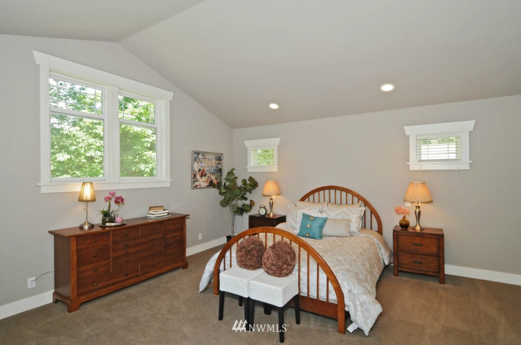 7441 Gatewood Road Southwest Seattle, WA 98136 - Photo 10 of 25 Gallery Image 10