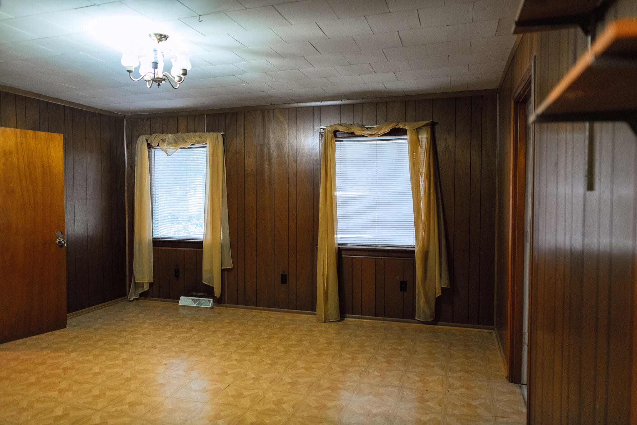 5405 Roanoke Road Troutville, VA 24175 - Photo 19 of 23 Living Room