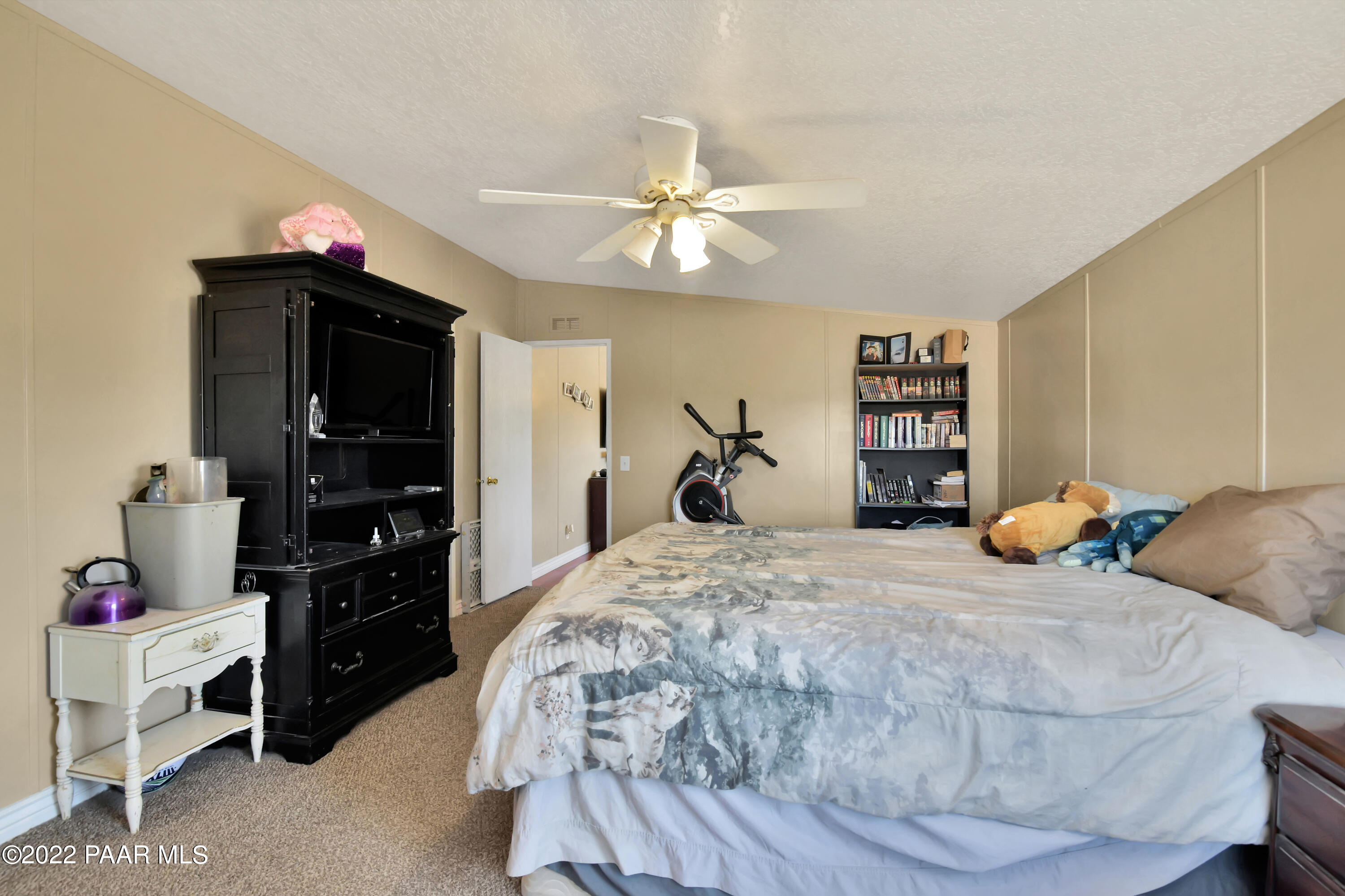 1480 West Brand Iron Road Paulden, AZ 86334 - Photo 14 of 23 Master Bedroom