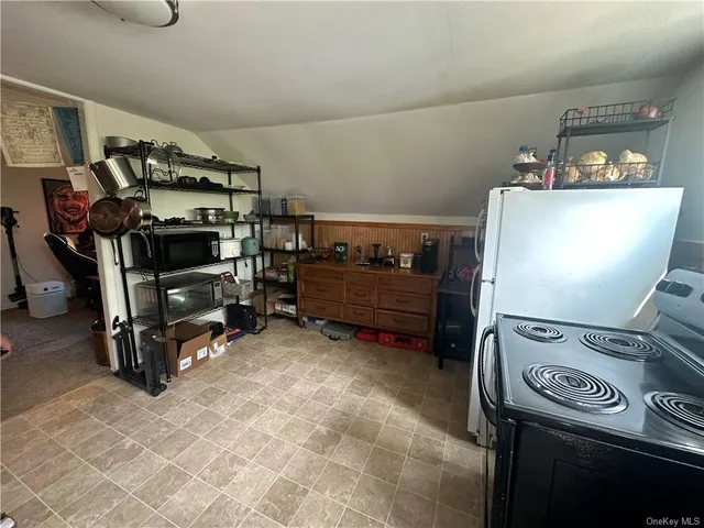 $325,000 | 2311 State Route 9, Germantown, NY 12541